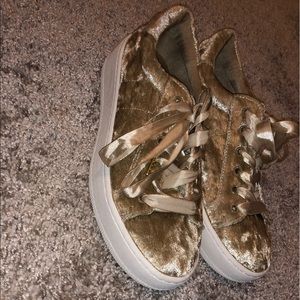 STUDIO F tennis shoes